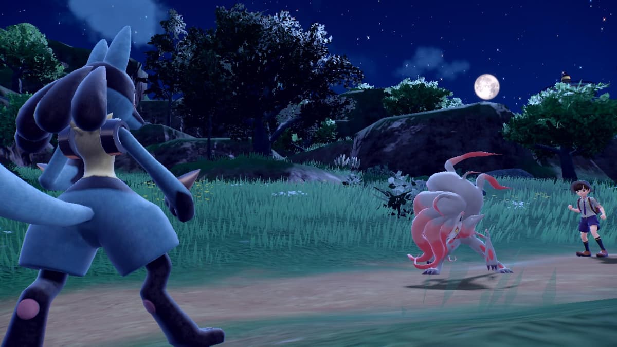 Captura de pantalla de batalla de Lucario y Hisuian Zoroark Pokémon Escarlata y Violeta.