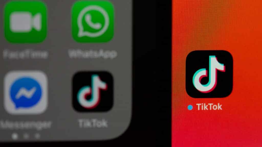 logo tiktok con otras aplicaciones