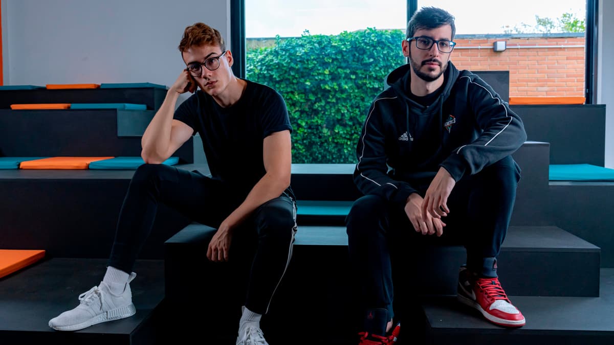 Lowel y Black en la gaming house de Team Heretics